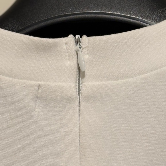 Manière De Voir EUC Size 4 Creamy White Short Sleeve Eiffel Tower Emblem Dress - Picture 9 of 10